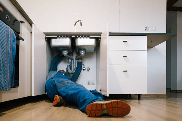Professional Emergency Plumber technician working in New Harmony, UT